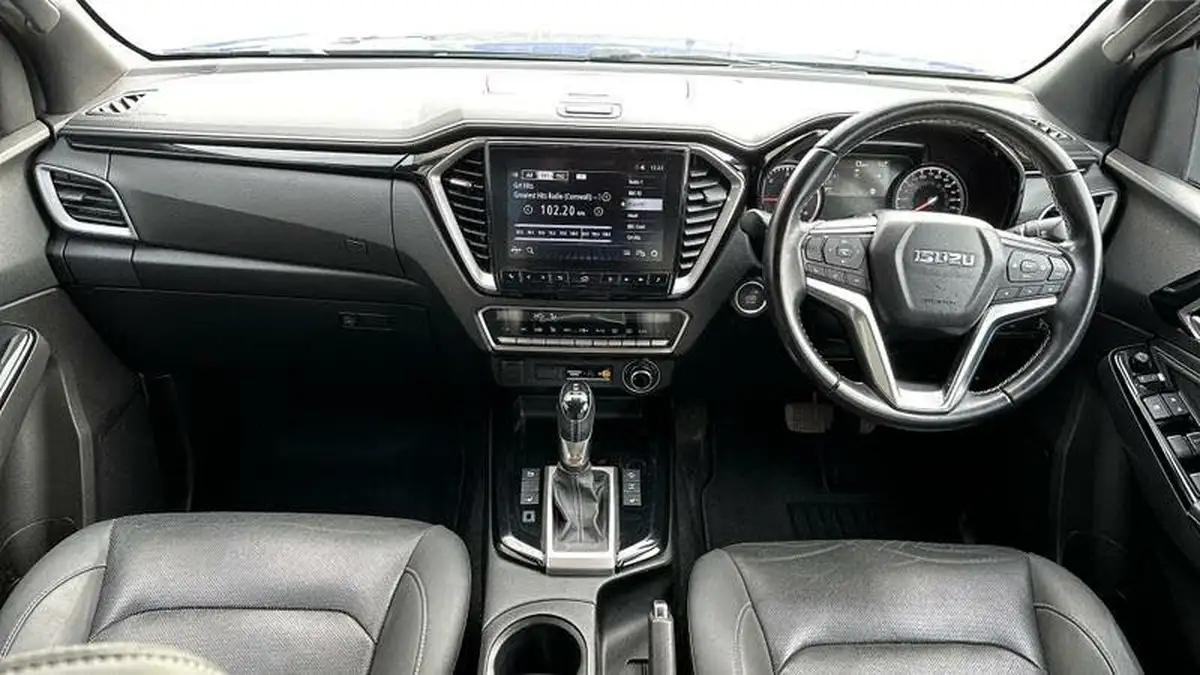 2021-isuzu-d-max-19td-v-cross-auto-big-8