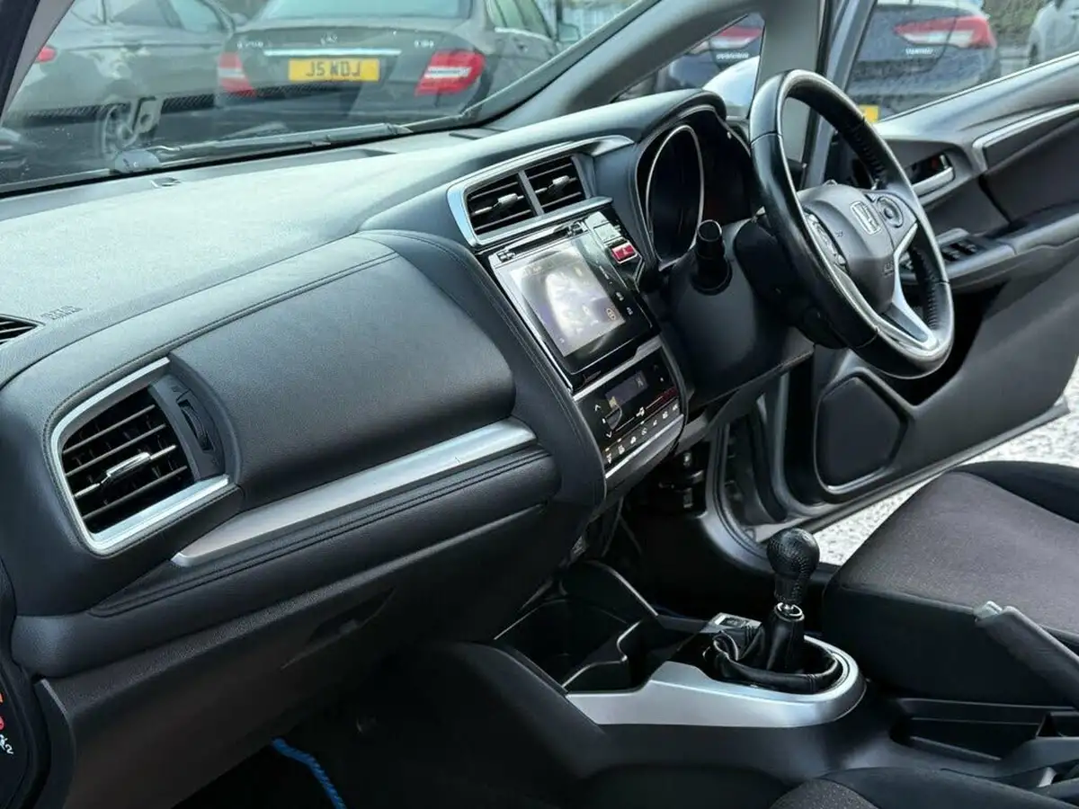 2016-honda-jazz-13-i-vtec-ex-big-25