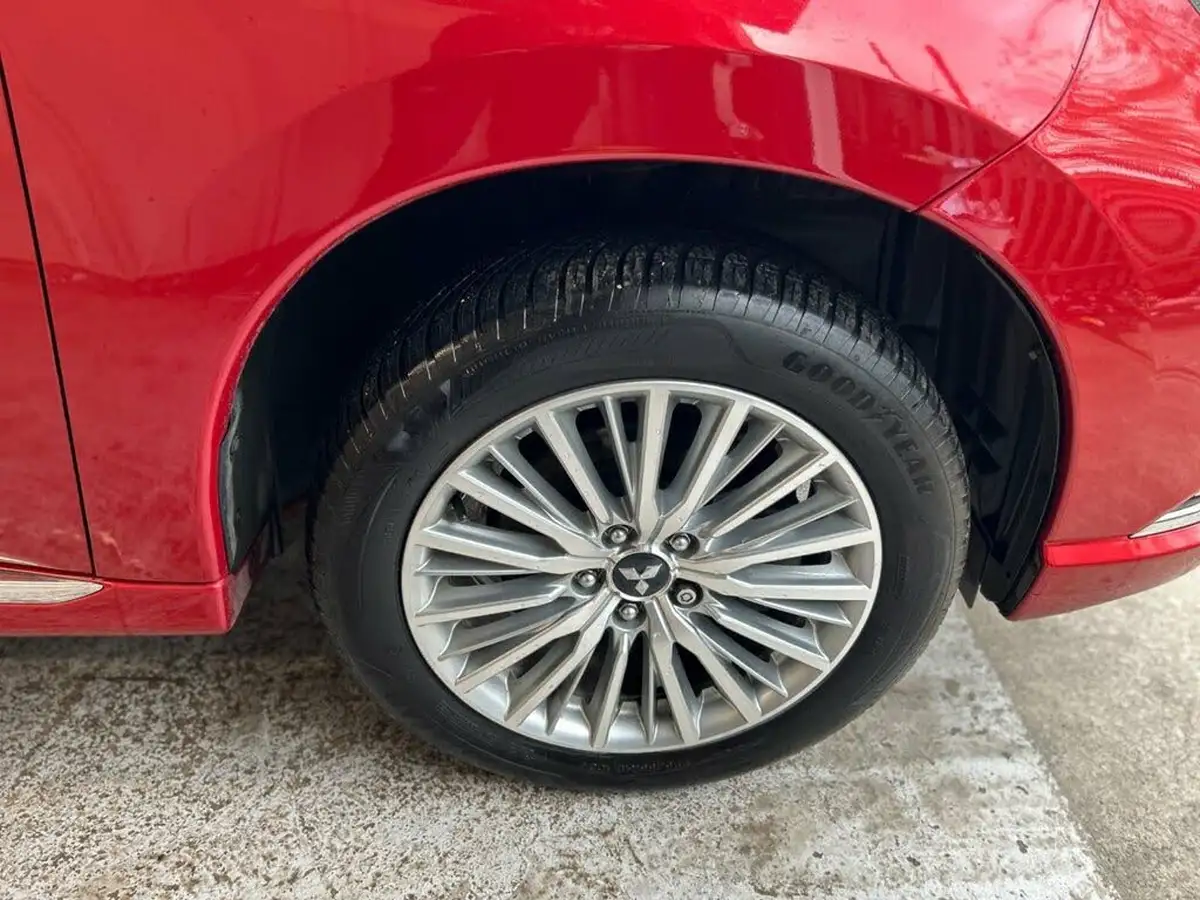 2019-mitsubishi-outlander-24-4h-phev-big-26