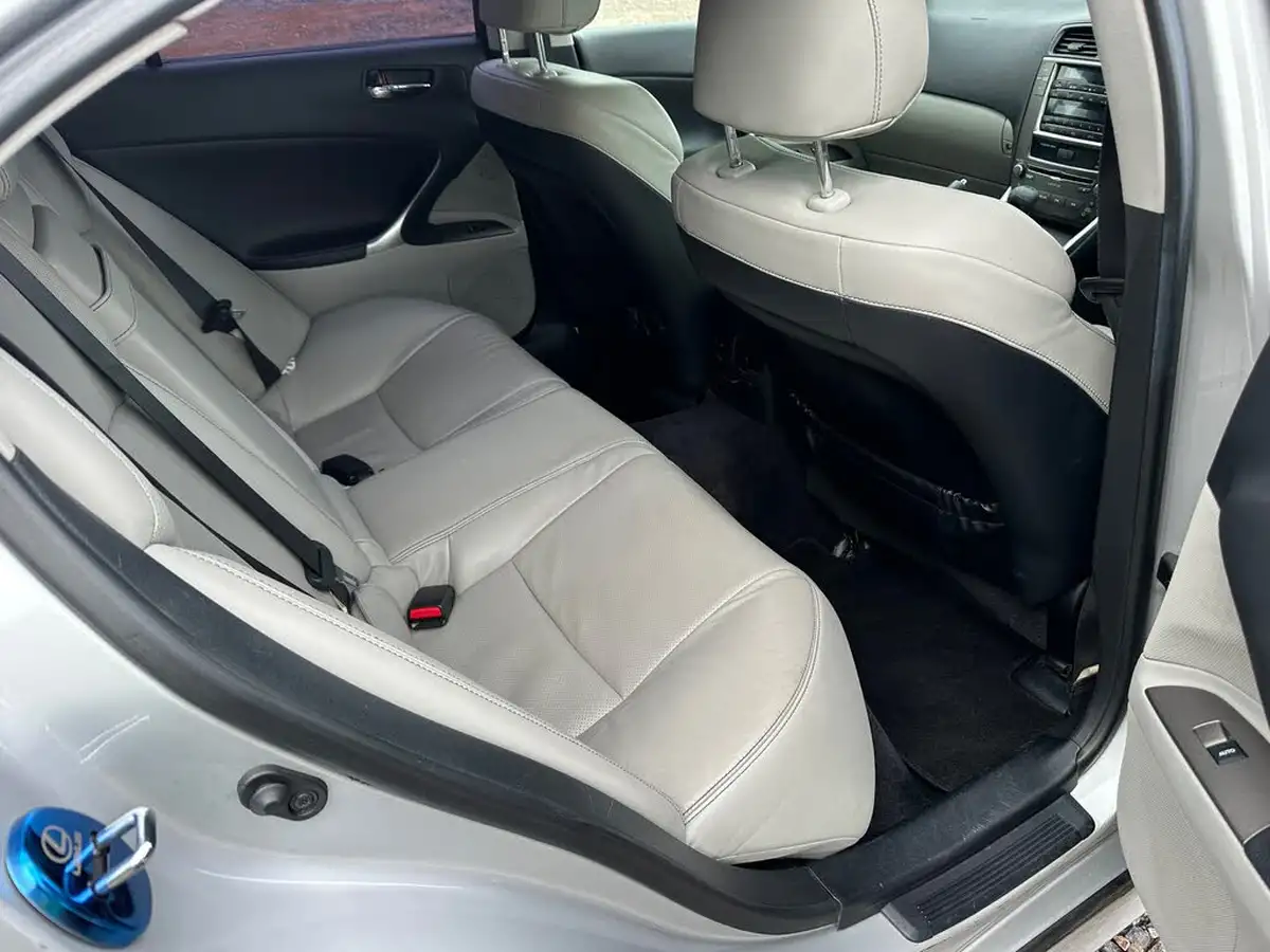 2009-lexus-is-220d-22td-se-i-big-10