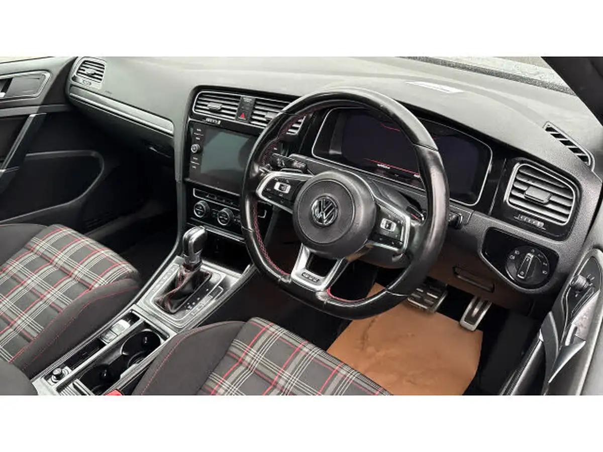 2018-volkswagen-golf-20-tsi-gti-5d-dsg-big-10