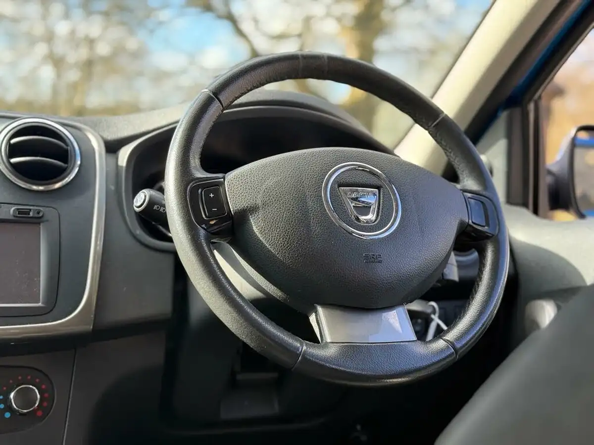 2015-dacia-sandero-stepway-09-tce-laureate-big-16