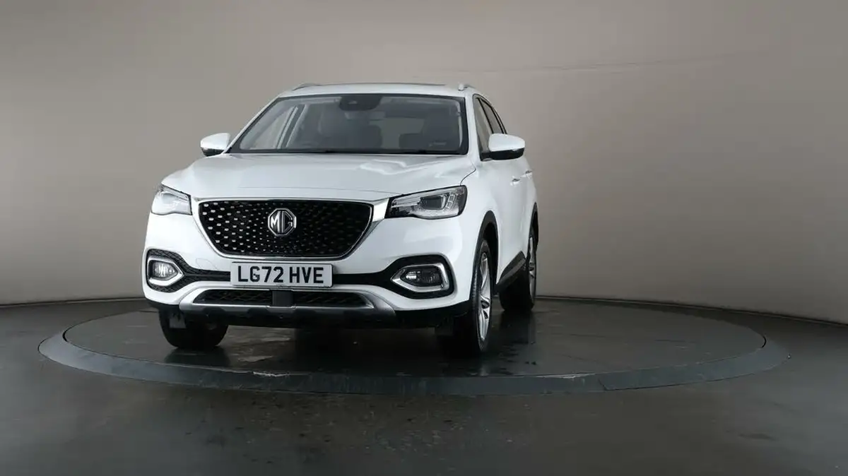 2022-mg-hs-15t-gdi-exclusive-162ps-big-38