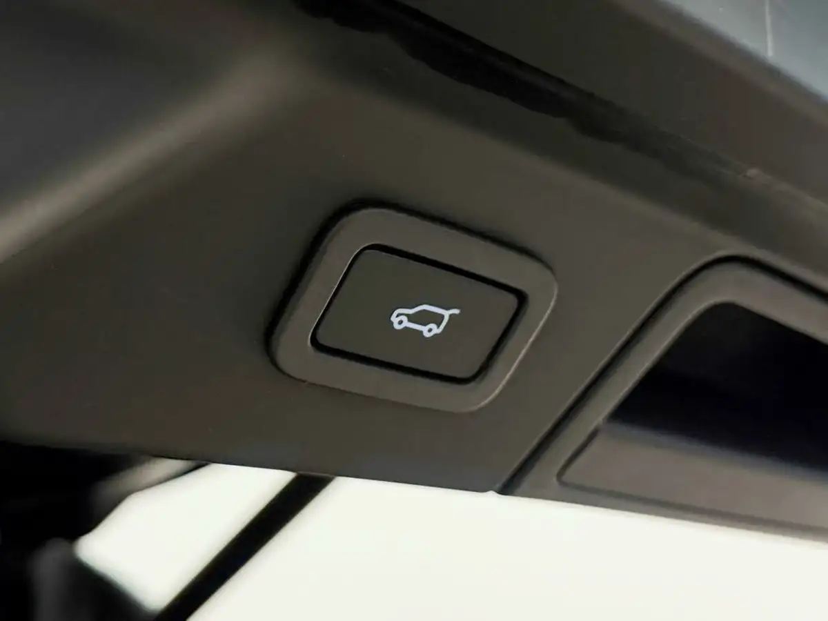 2021-land-rover-range-rover-velar-20-p400e-r-dynamic-hse-big-11