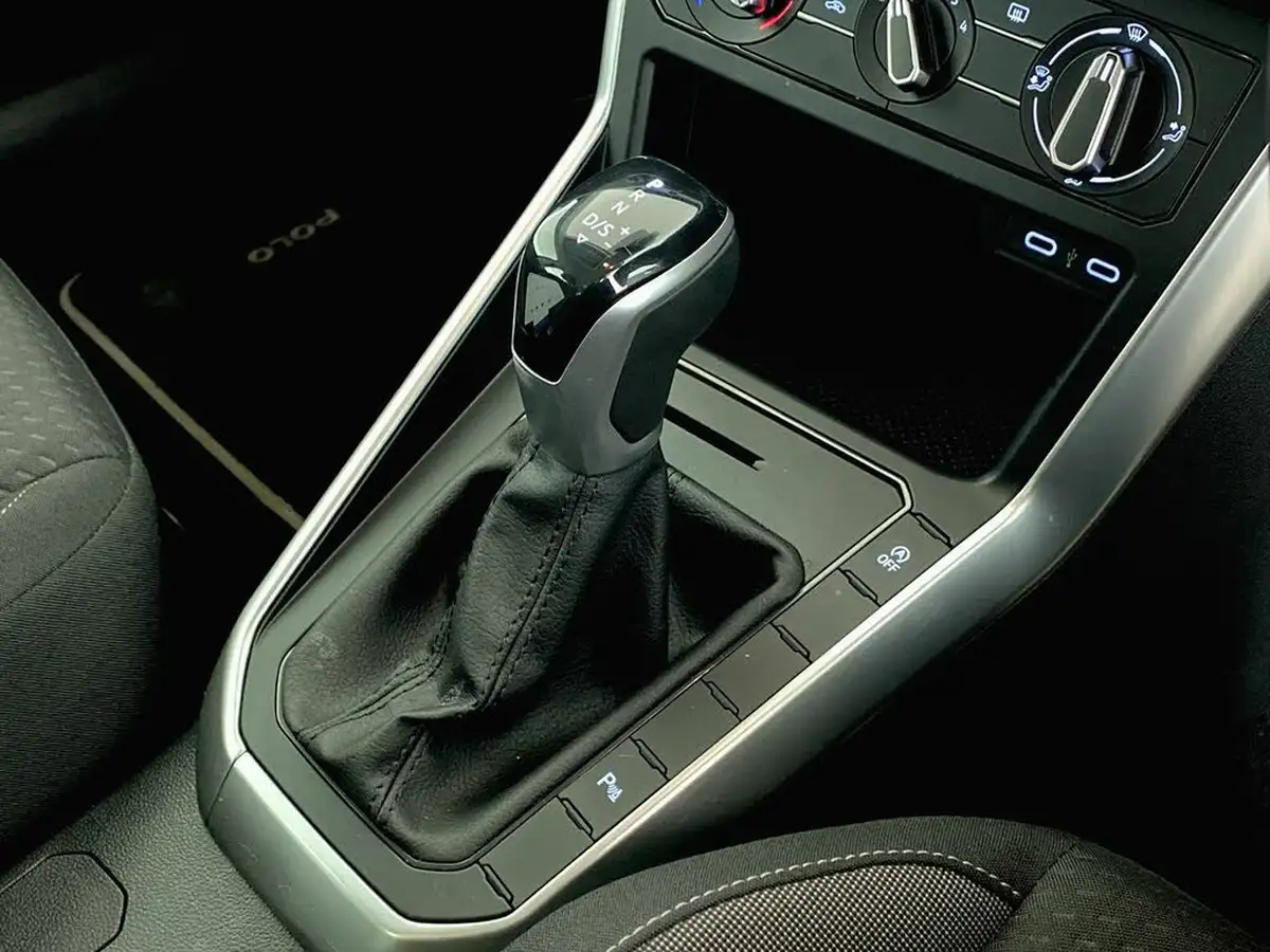 2022-volkswagen-polo-10-tsi-life-dsg-big-21