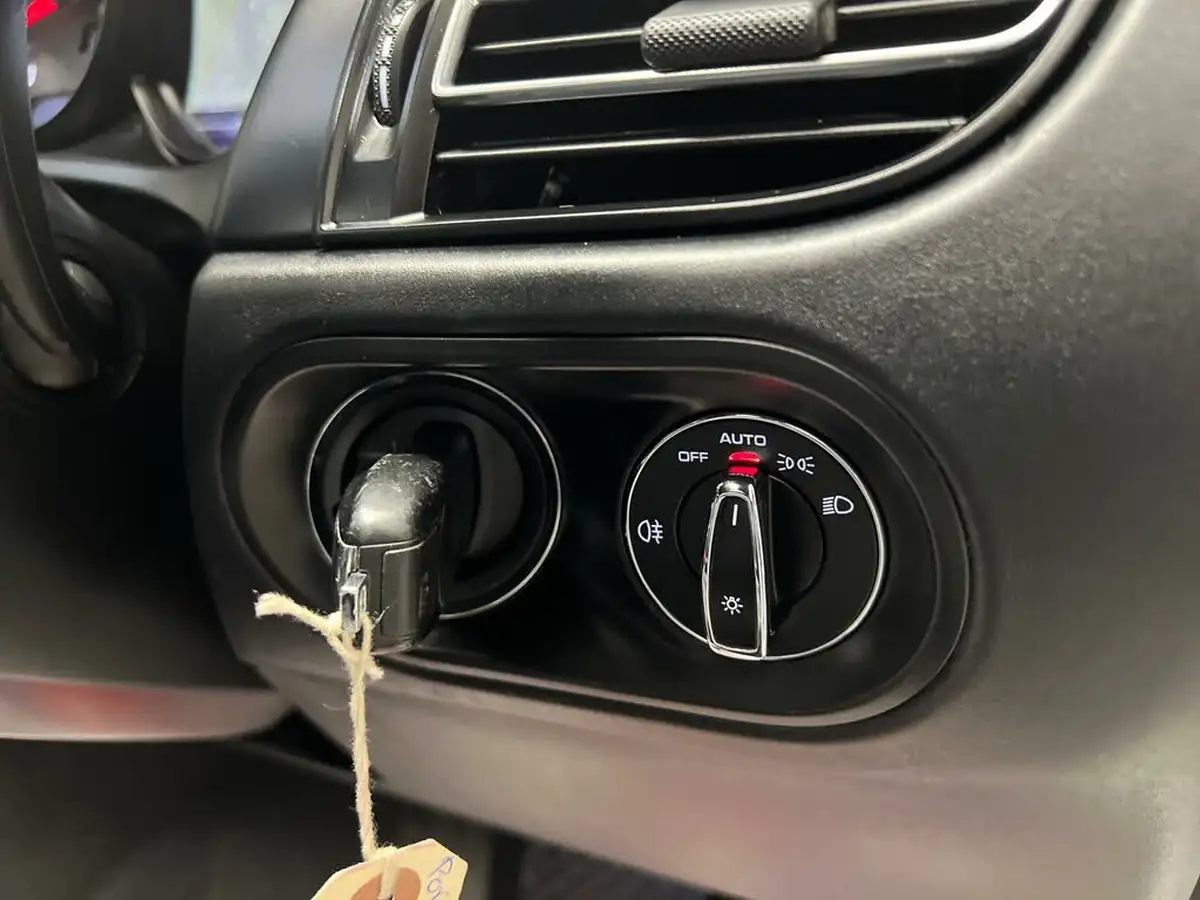 2019-porsche-macan-20-big-17