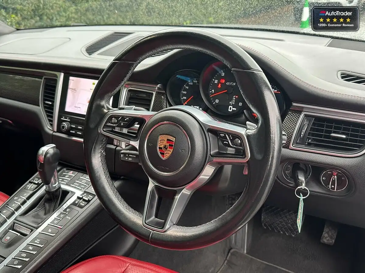 2018-porsche-macan-30-gts-big-10