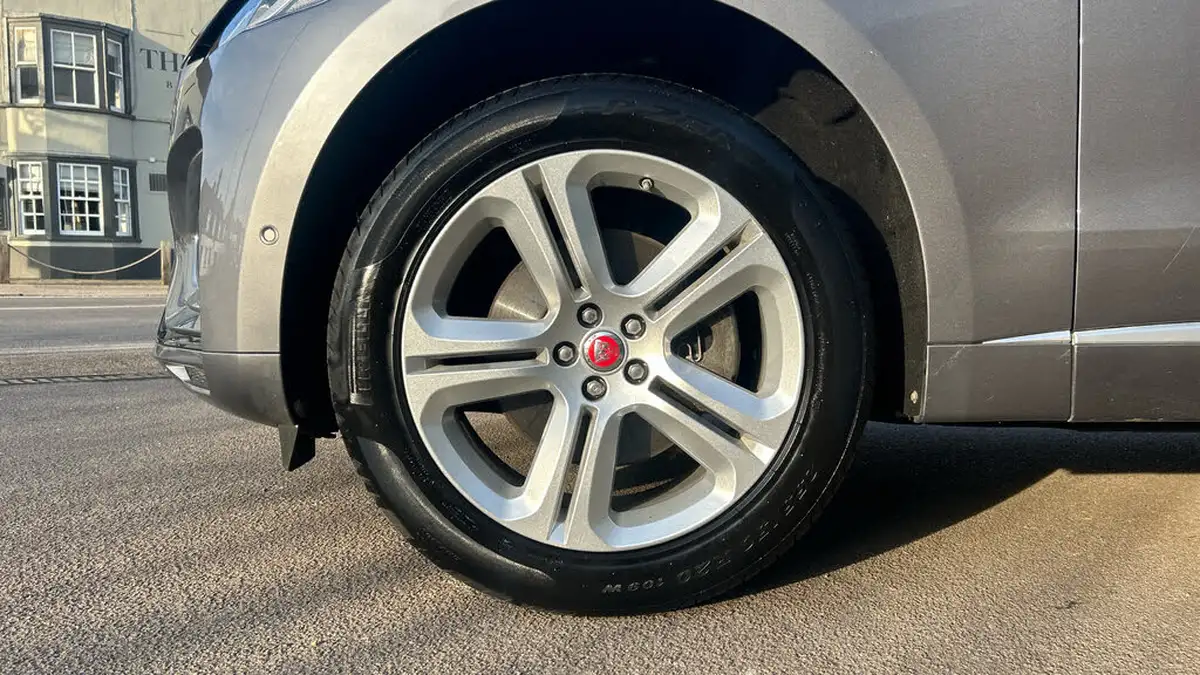 2021-jaguar-f-pace-20-p250-r-dynamic-s-big-17