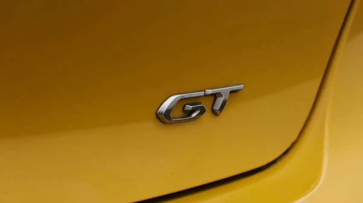 2021-peugeot-208-e-gt-premium-big-23