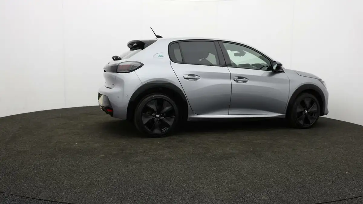 2021-peugeot-208-e-gt-50kwh-big-29
