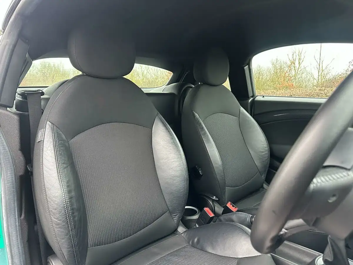 2012-mini-cooper-16-cooper-s-avenue-coupe-3d-big-13