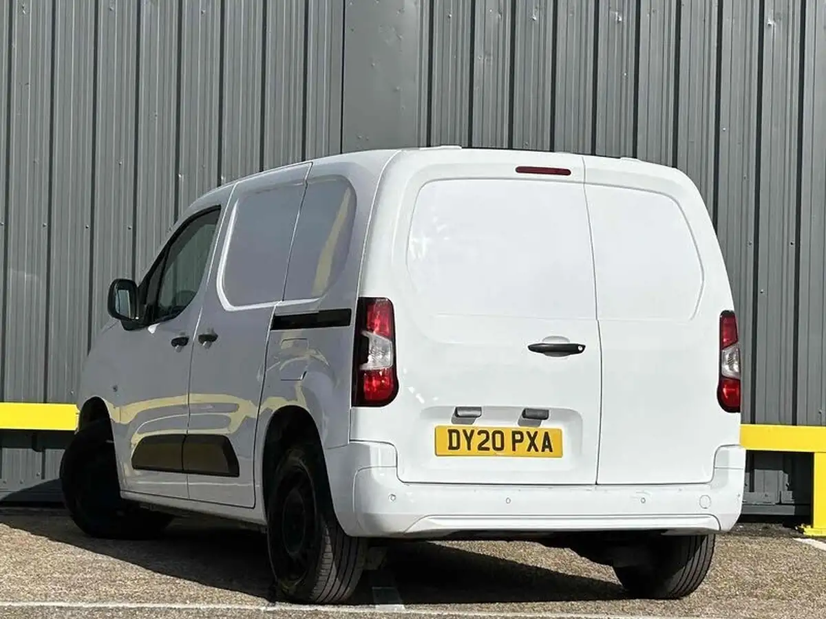 2020-vauxhall-combo-15cdti-sportive-2300-100pseu6dt-l1h1-panel-big-4