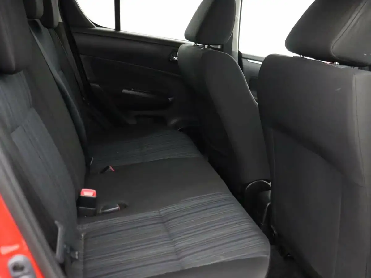 2017-suzuki-swift-12-sz4-94ps-nav-5d-at-big-21