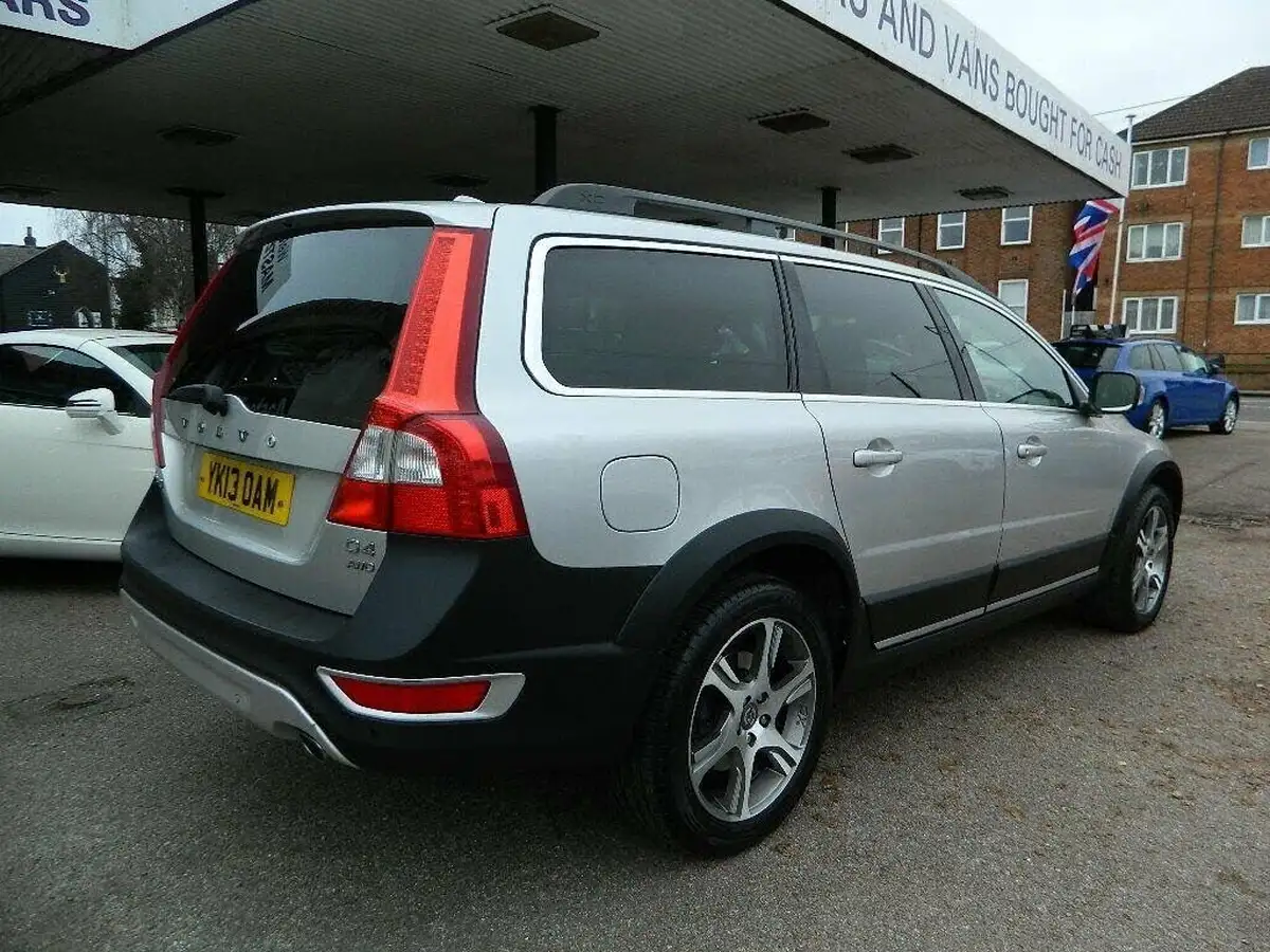 2013-volvo-xc70-24td-d4-se-lux-163bhp-ss-geartronic-big-2