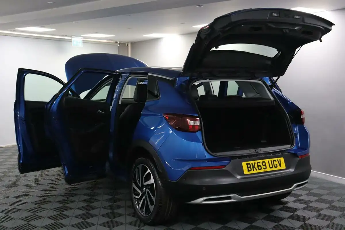 2019-vauxhall-grandland-x-15td-elite-nav-ss-blueinjection-big-16