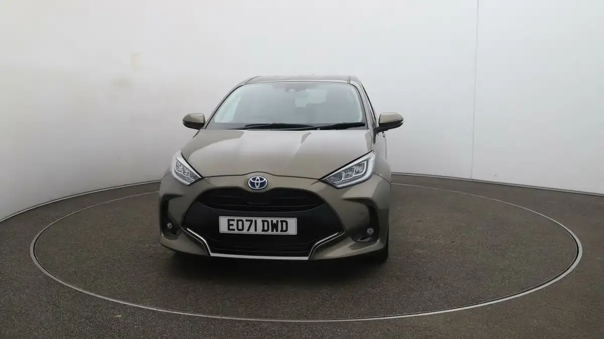 2021-toyota-yaris-15-vvt-i-excel-big-33