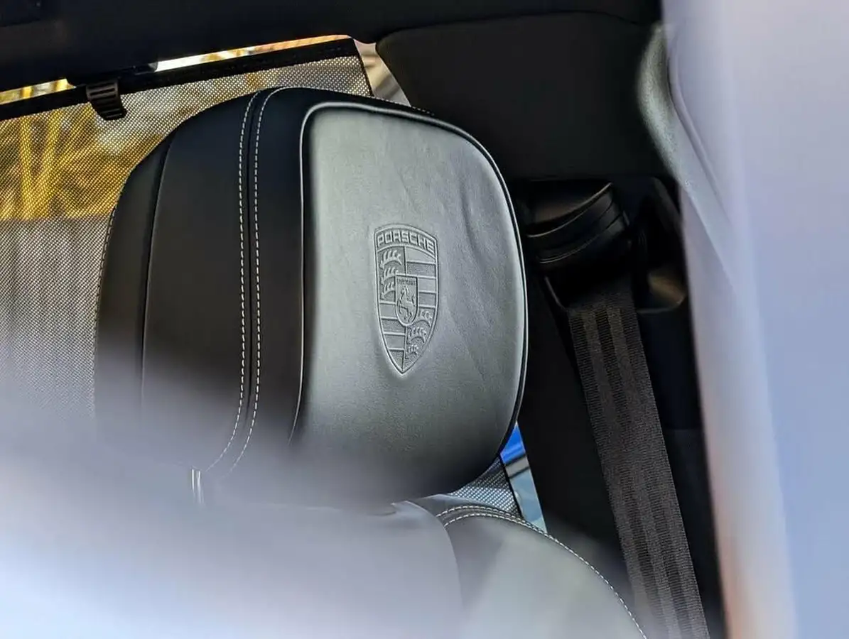 2022-porsche-macan-20-big-27