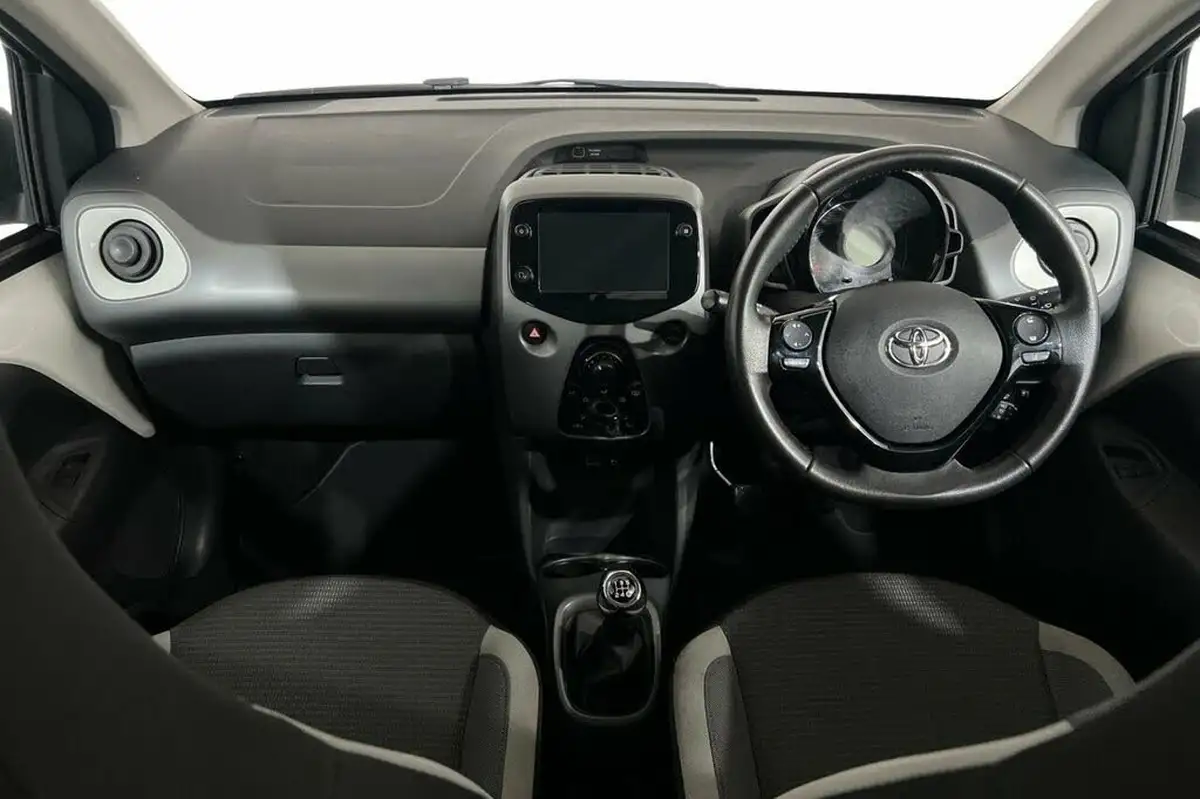 2021-toyota-aygo-10-vvt-i-x-play-tss-big-7
