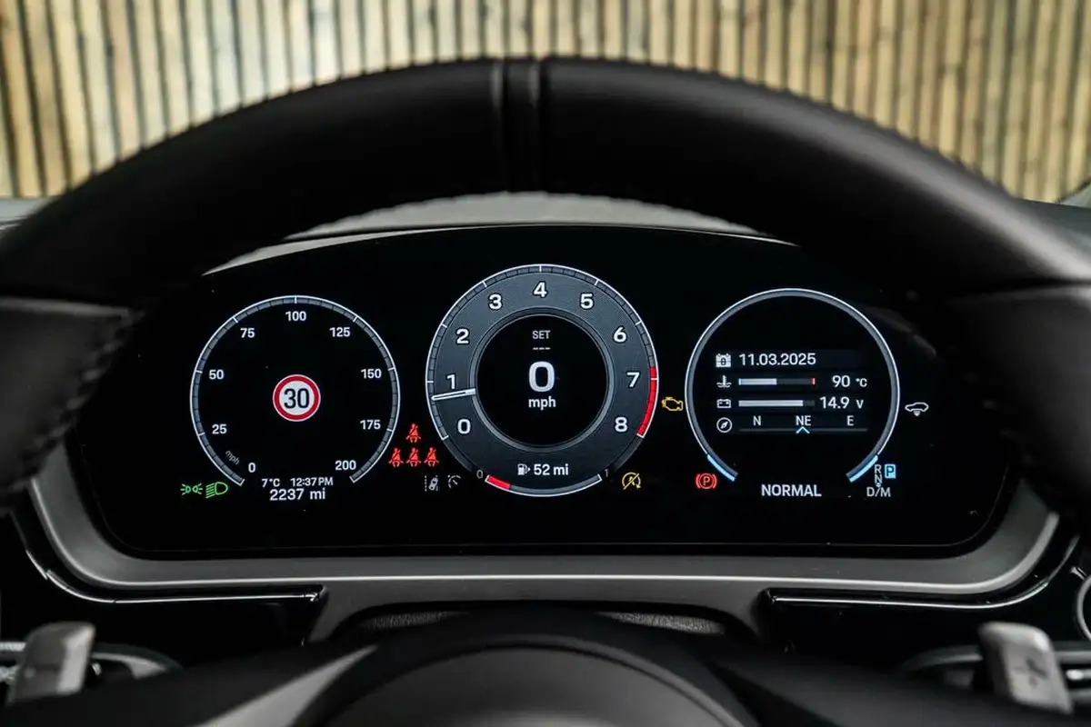 2024-porsche-cayenne-40-v8-gts-500ps-station-wagon-big-36