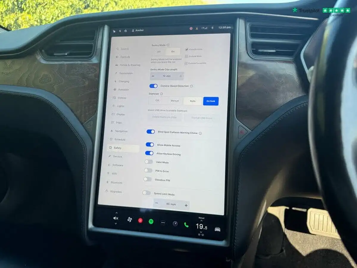 2020-tesla-model-s-e-long-range-big-22