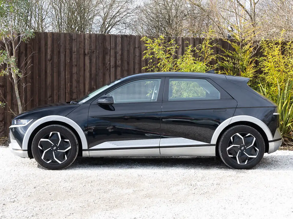 2024-hyundai-ioniq-5-e-premium-228ps-77kwh-rwd-big-3