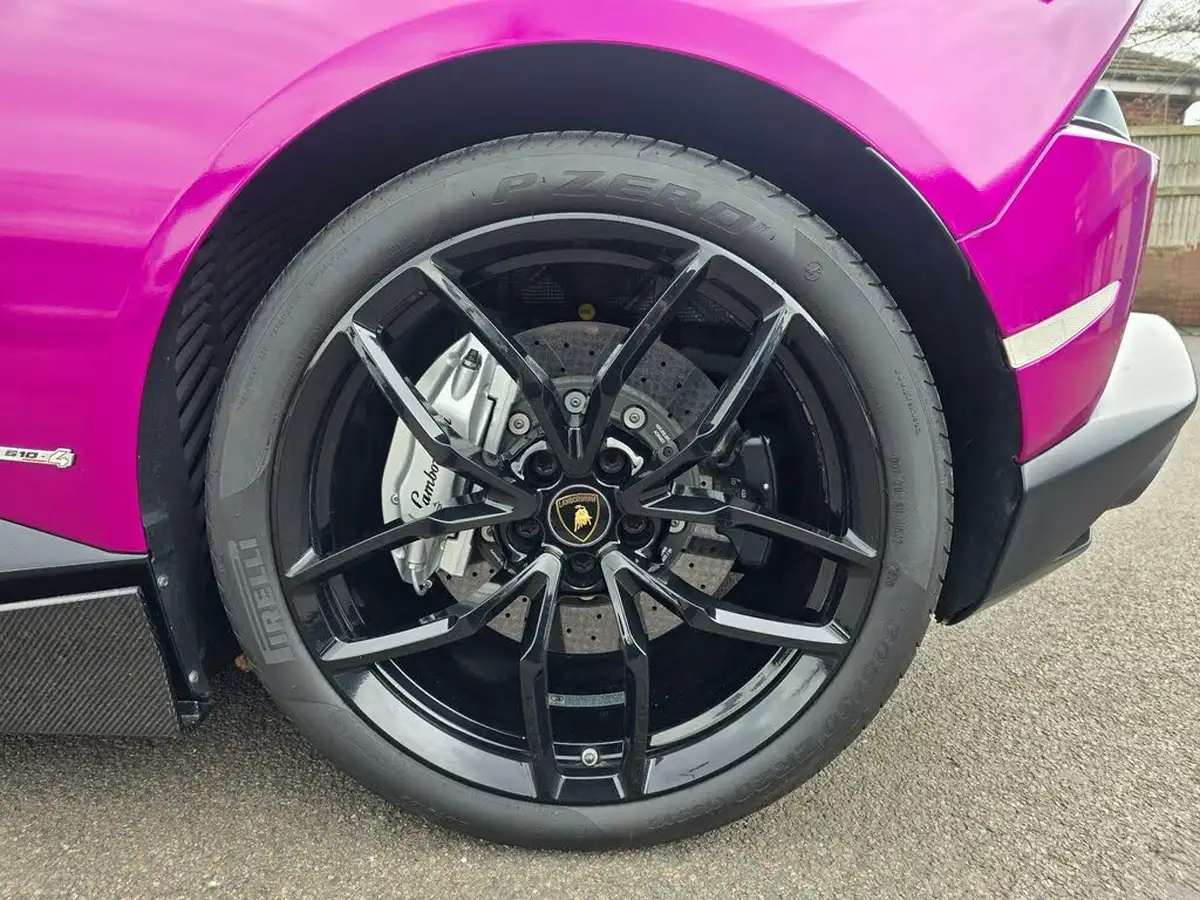 2017-lamborghini-huracan-big-45