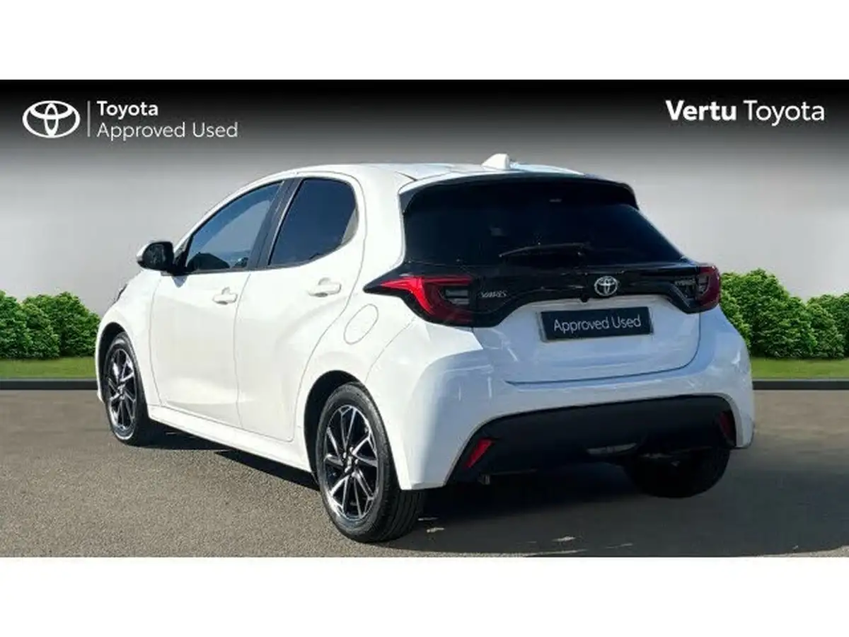 2022-toyota-yaris-15-vvt-i-design-big-3