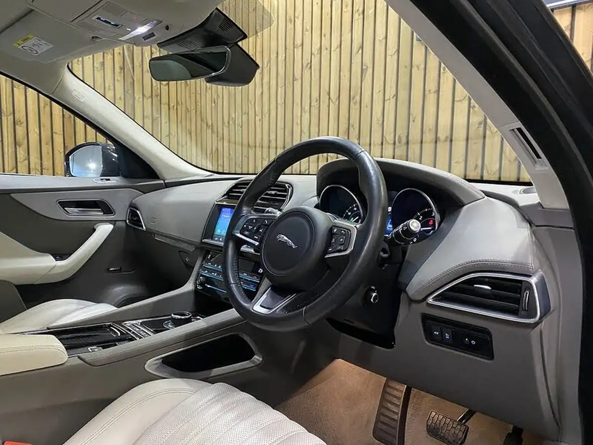 2020-jaguar-f-pace-20-i4d-portfolio-180ps-awd-auto-big-40