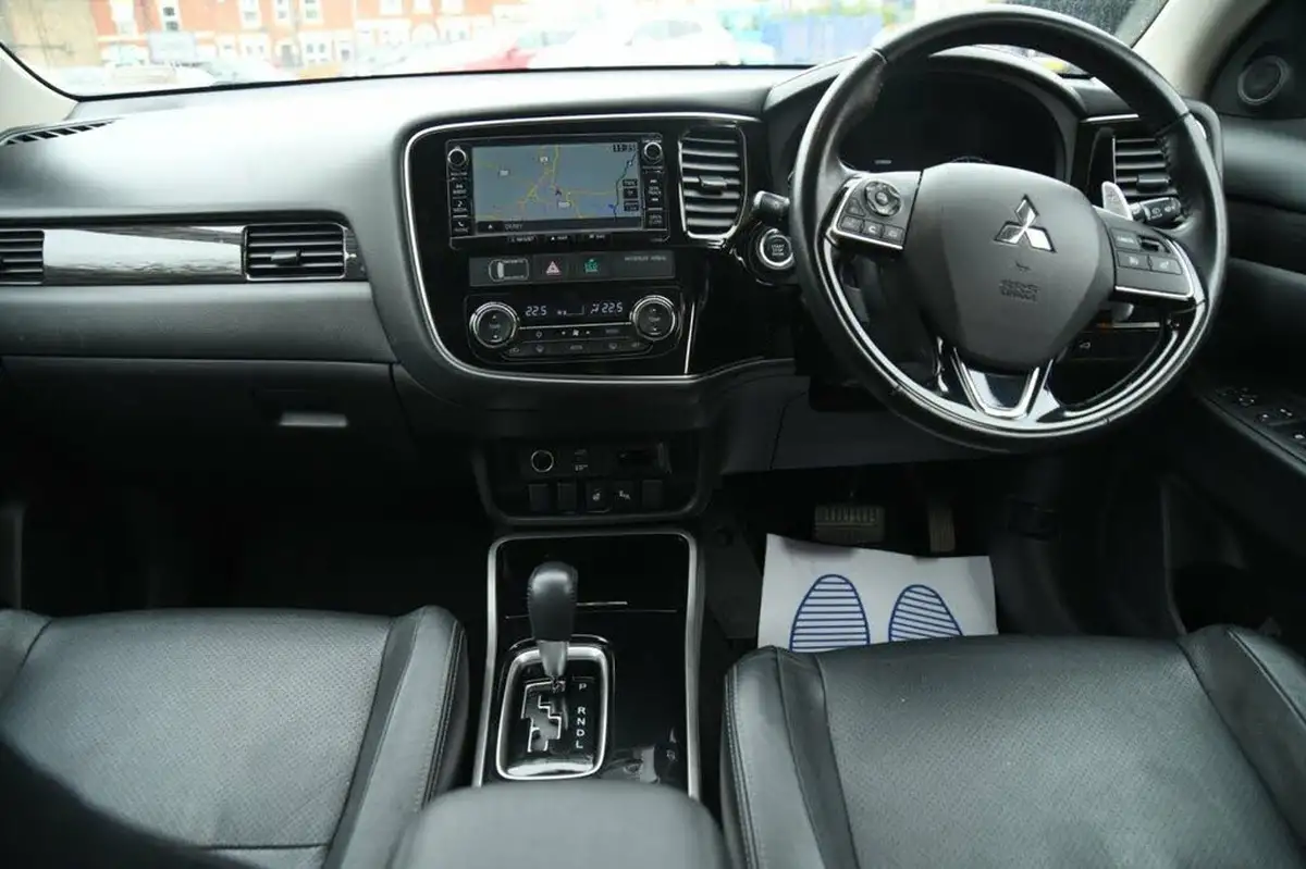 2017-mitsubishi-outlander-22di-d-4-auto-big-25