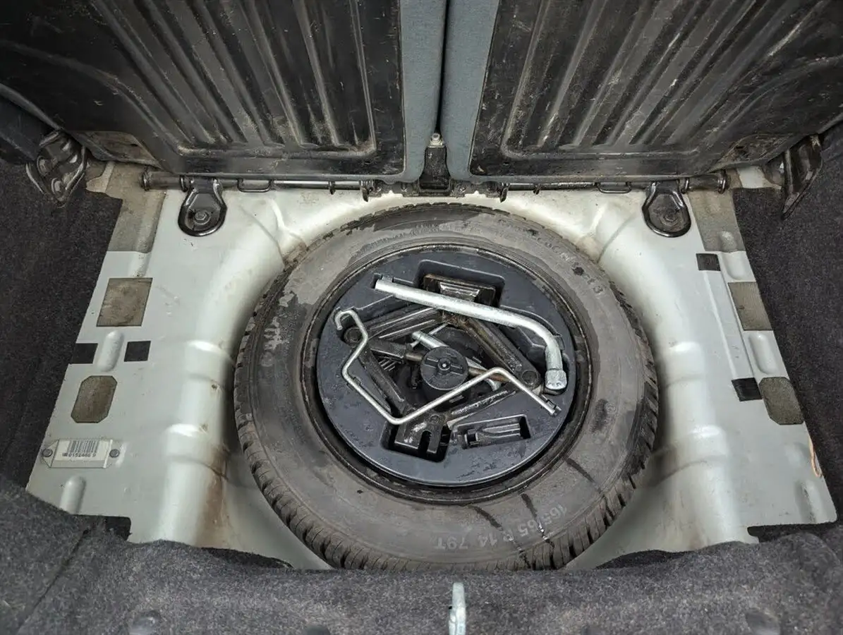 2012-ford-ka-12-zetec-69ps-ss-big-19