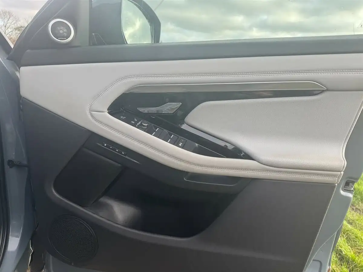 2019-land-rover-range-rover-evoque-20-d180-first-edition-big-18