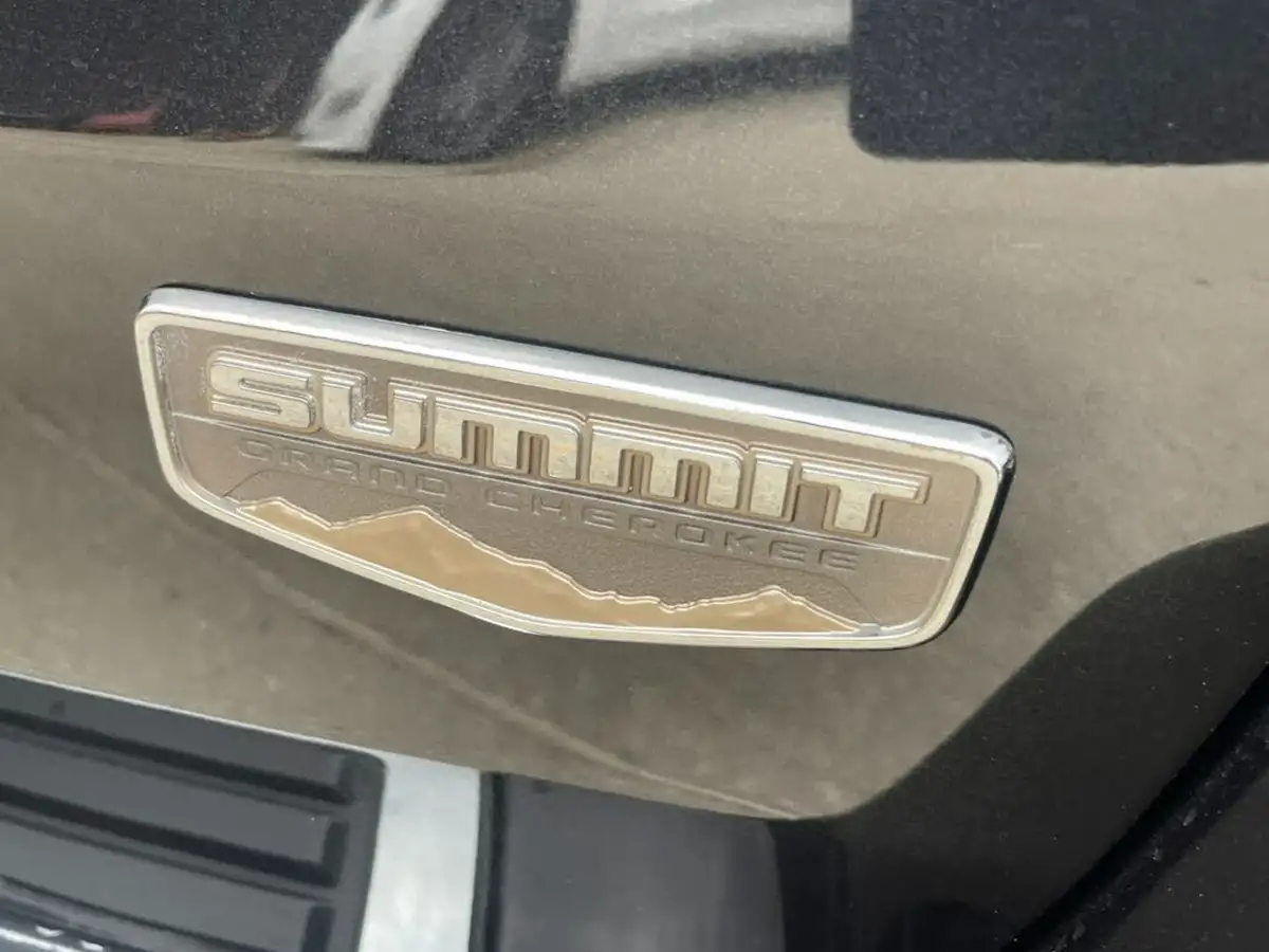 2015-jeep-grand-cherokee-30crd-summit-big-4