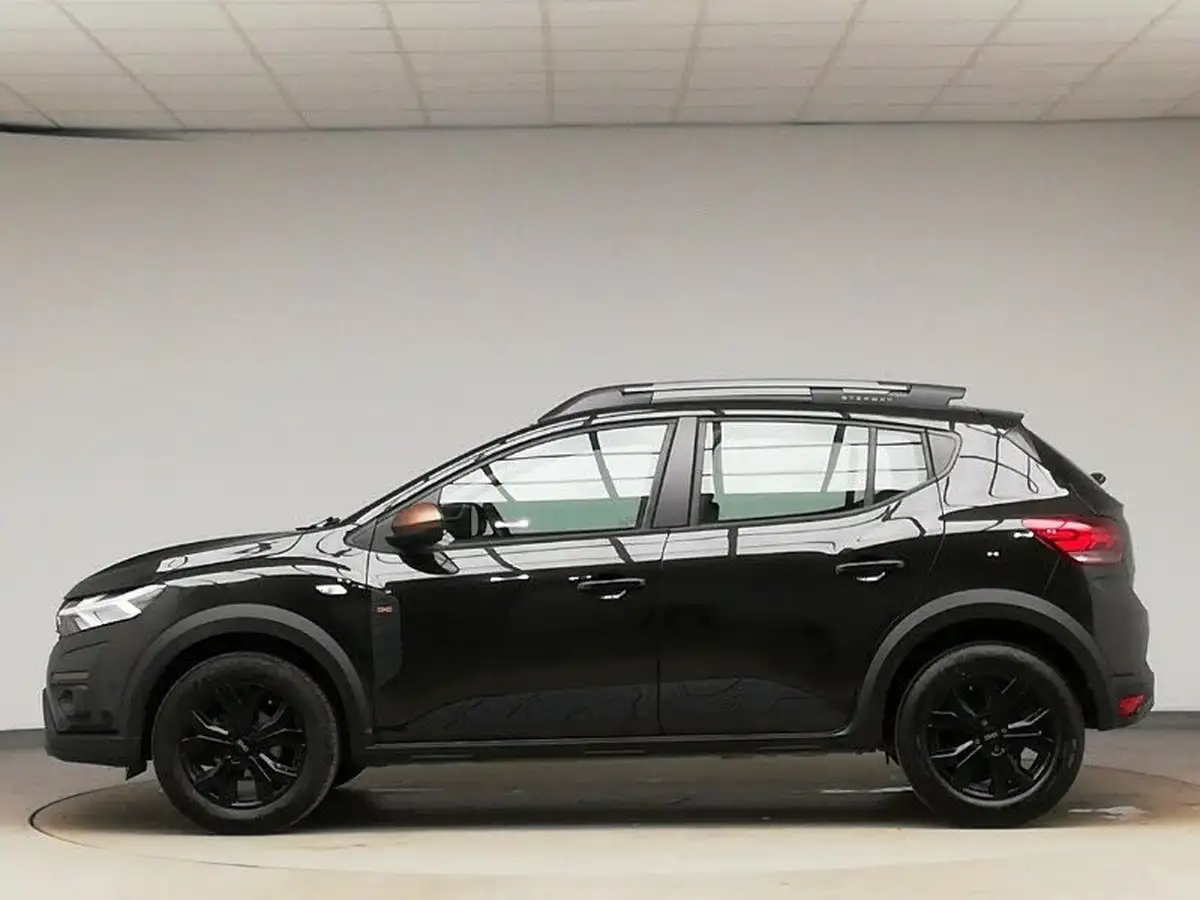 2024-dacia-sandero-stepway-10-tce-extreme-90bhp-big-3