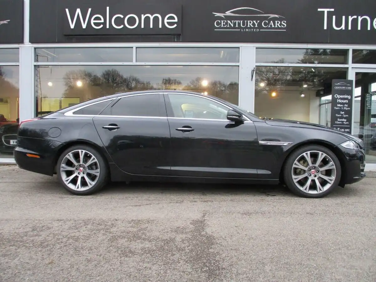 2018-jaguar-xj-series-30td-xj-portfolio-30tdv6-swb-big-3