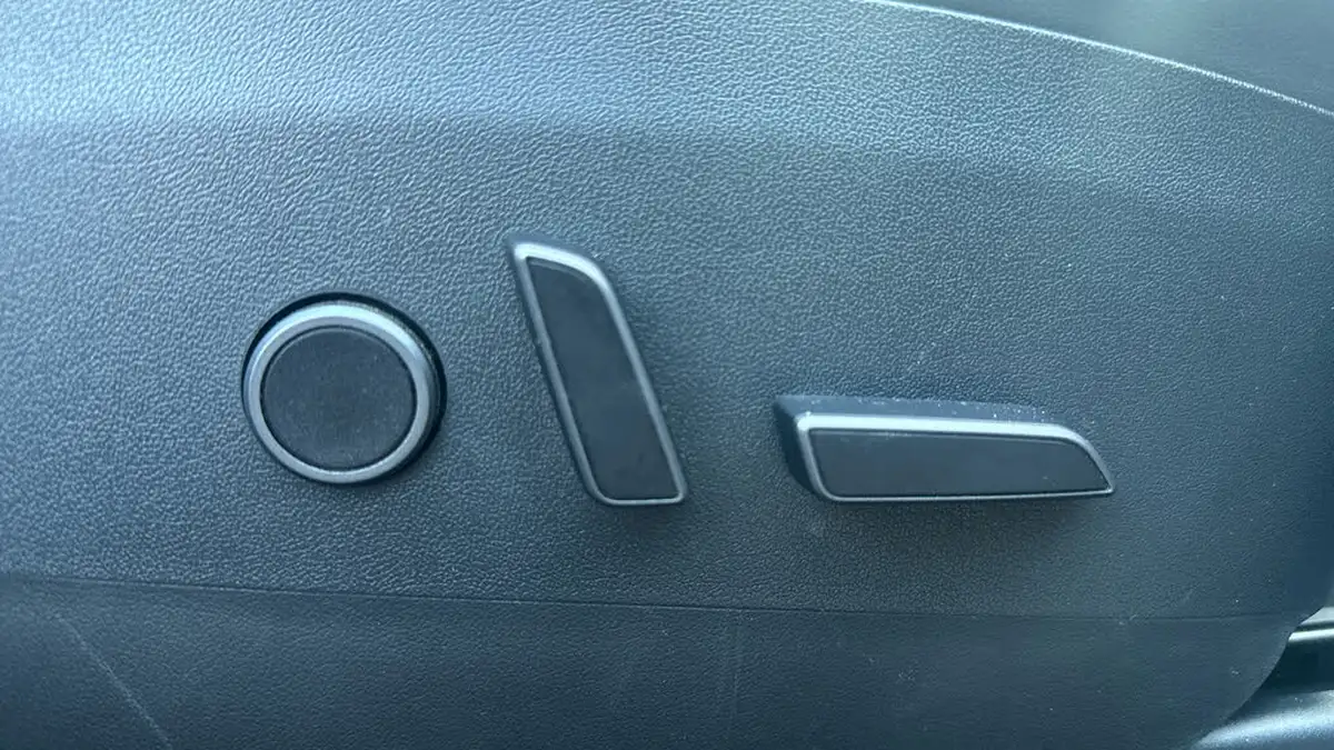 2023-tesla-model-y-e-rwd-big-22