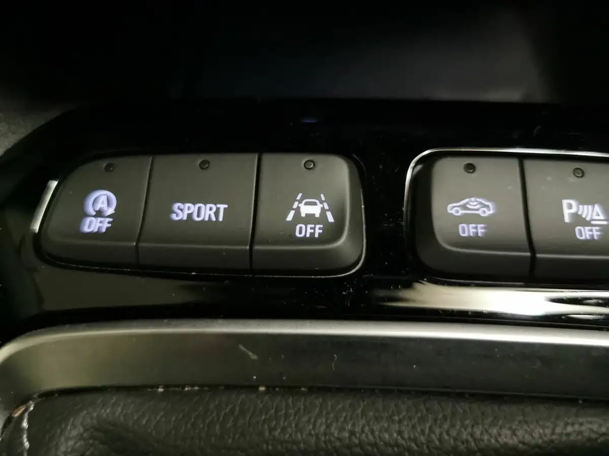 2021-vauxhall-corsa-12-turbo-sri-edition-100ps-big-25