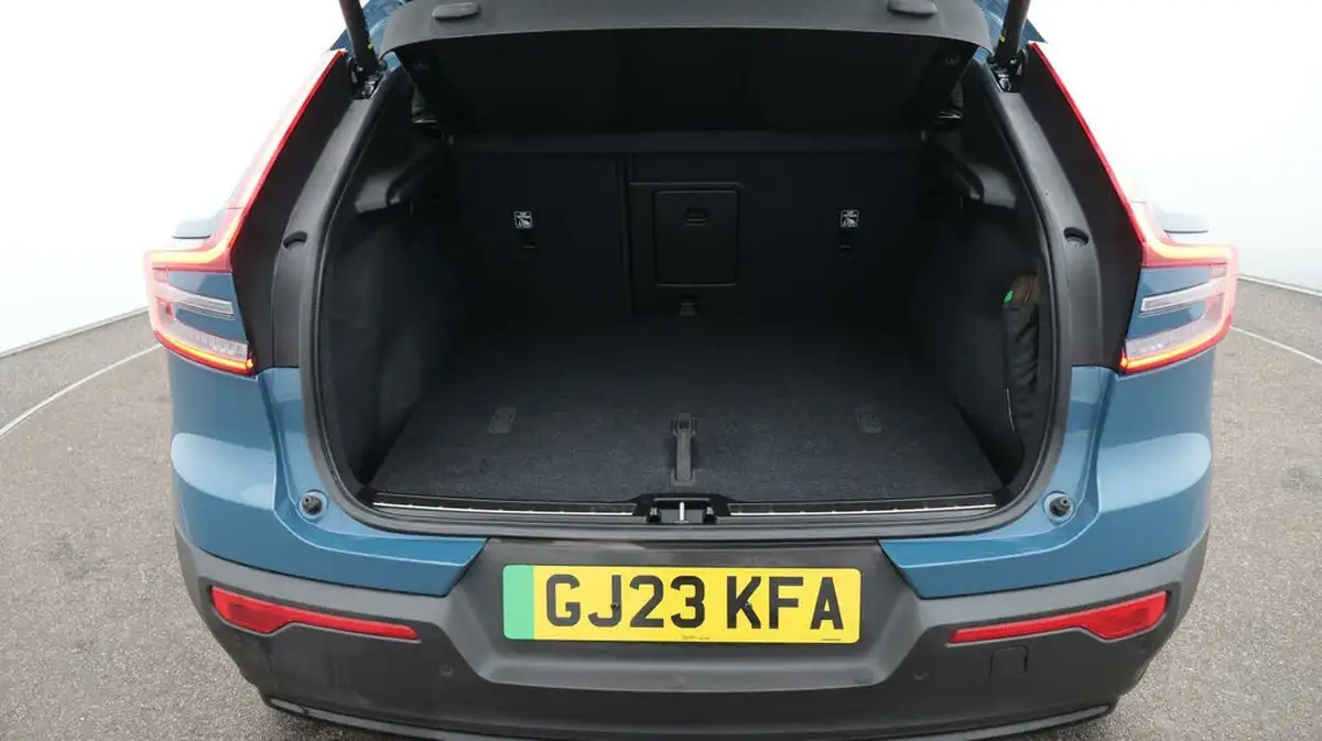 2023-volvo-c40-e-recharge-ultimate-228bhp-big-17