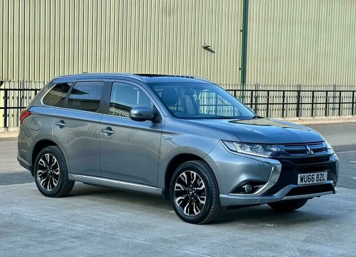 2016-mitsubishi-outlander-20-gx4h-phev-big-57