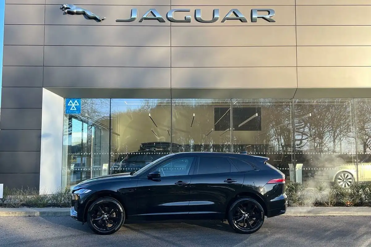 2023-jaguar-f-pace-20-d200-r-dynamic-se-black-big-6