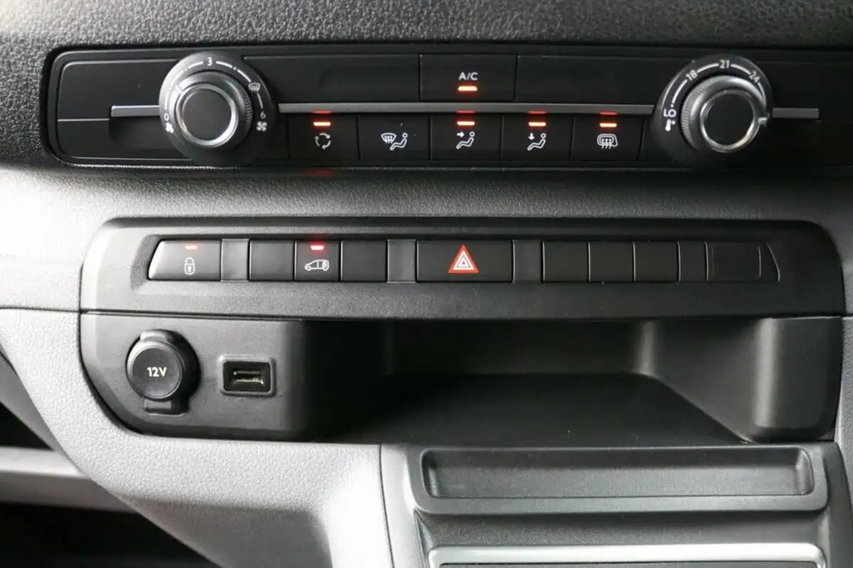 2023-vauxhall-vivaro-e-3100-50kwh-l2h1-dynamic-big-45