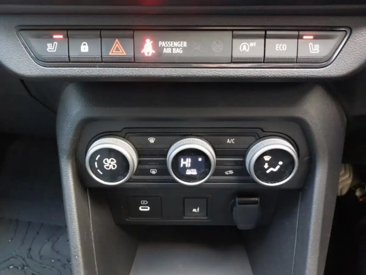 2024-dacia-sandero-stepway-10-tce-extreme-90bhp-big-16