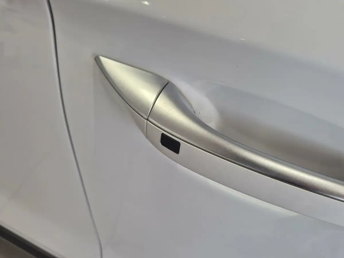 2021-hyundai-ioniq-e-premium-se-electric-100kw-big-33