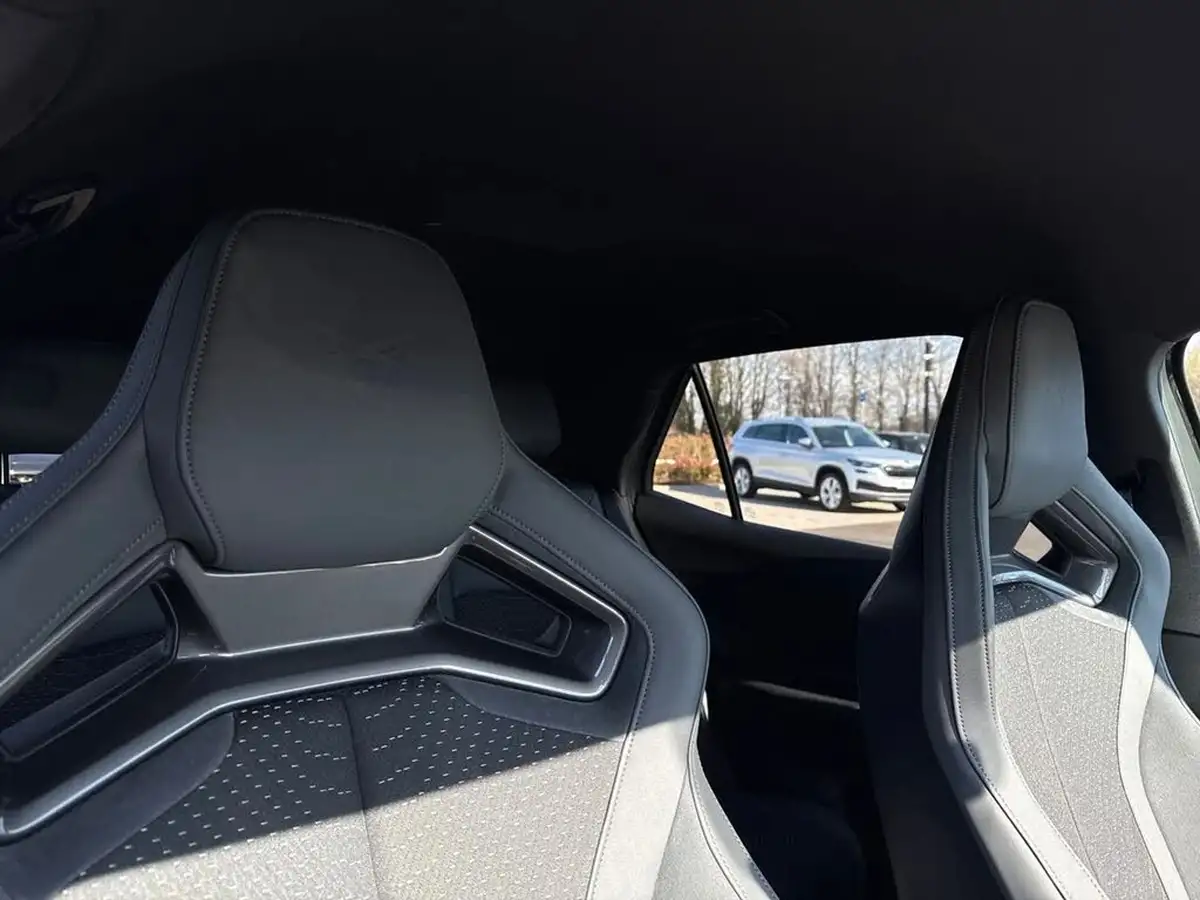 2024-cupra-born-e-vz-big-19