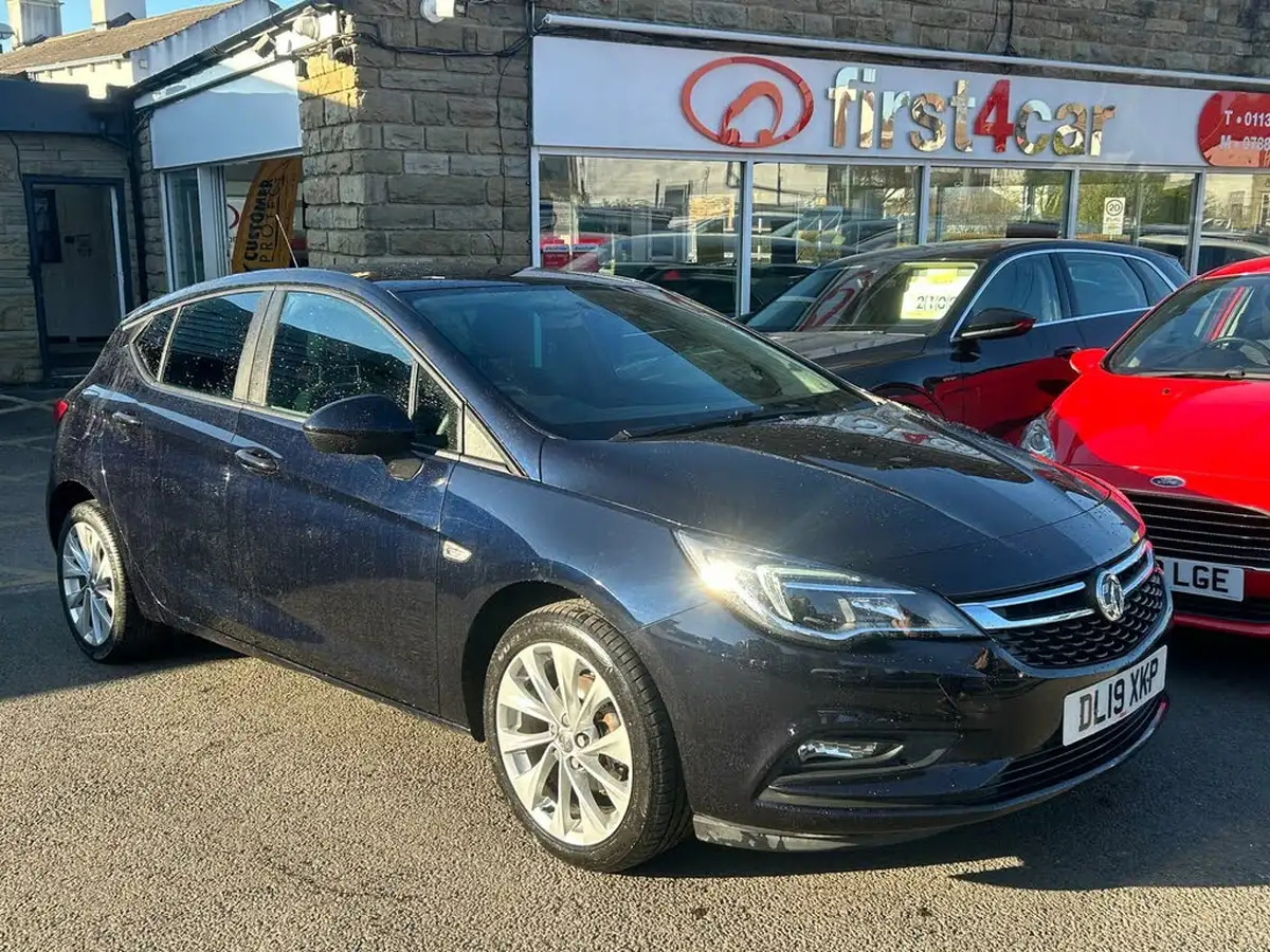 2019-vauxhall-astra-10i-turbo-design-hatchback-big-4