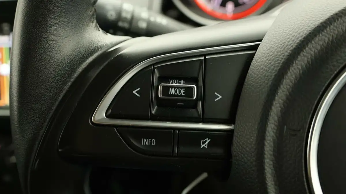 2020-suzuki-swift-12-dualjet-sz-t-90ps-1242cc-big-21