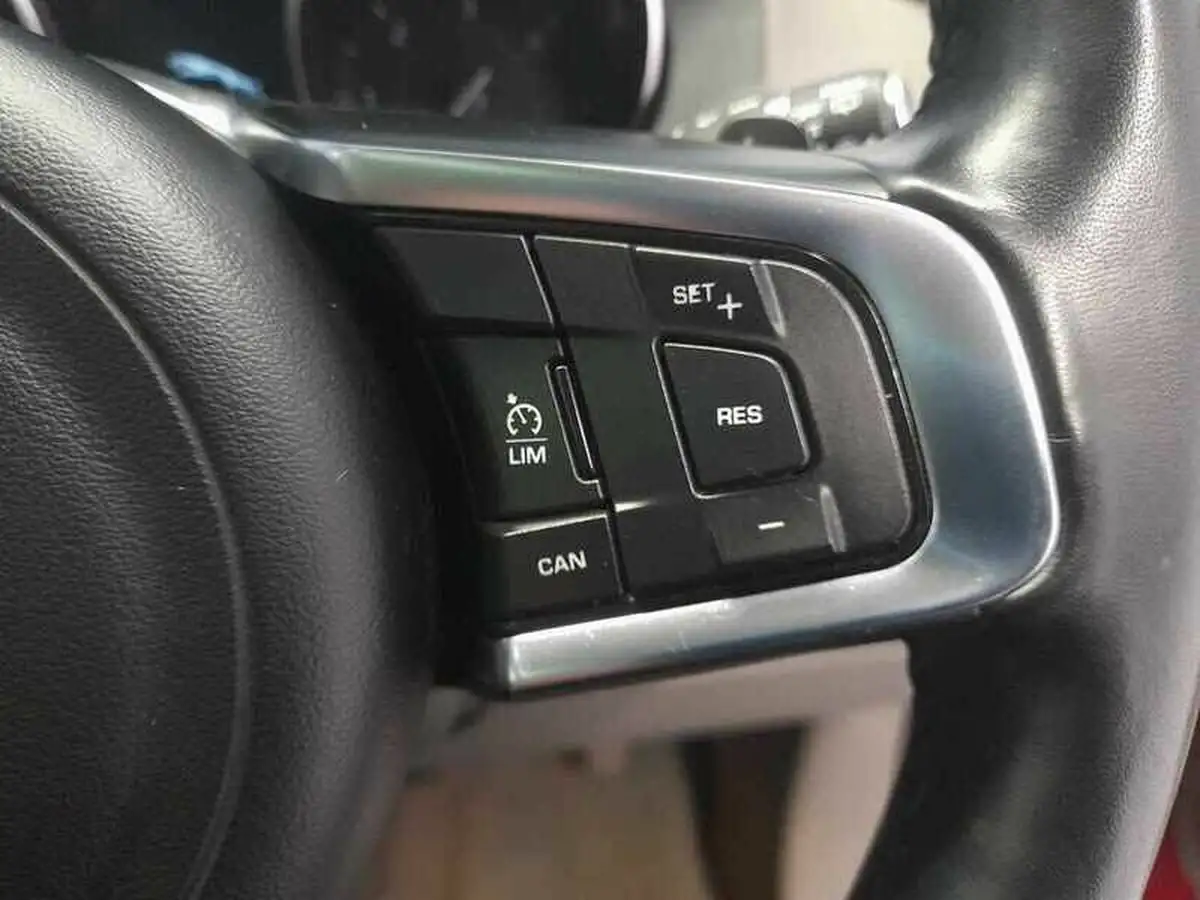 2018-jaguar-f-pace-20-i4d-portfolio-180ps-awd-auto-big-20