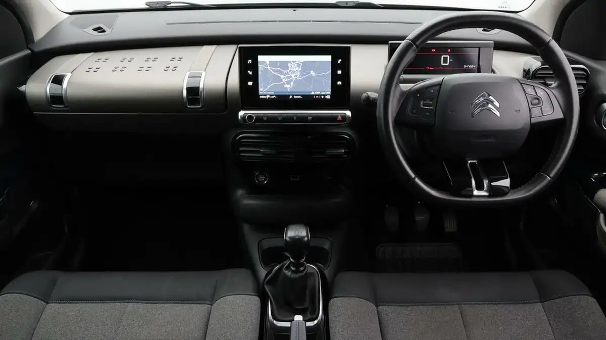 2020-citroen-c4-cactus-12-puretech-flair-110ps-big-13