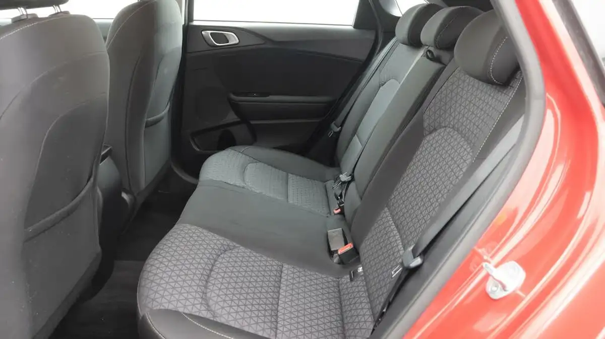 2021-kia-ceed-10-t-gdi-2-nav-hatchback-big-16