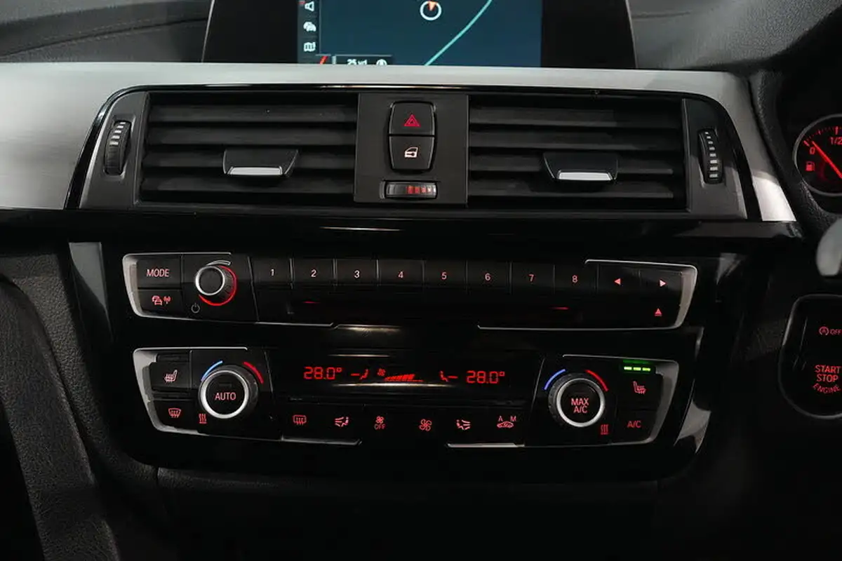 2018-bmw-3-series-20-320i-m-sport-touring-5d-auto-big-44
