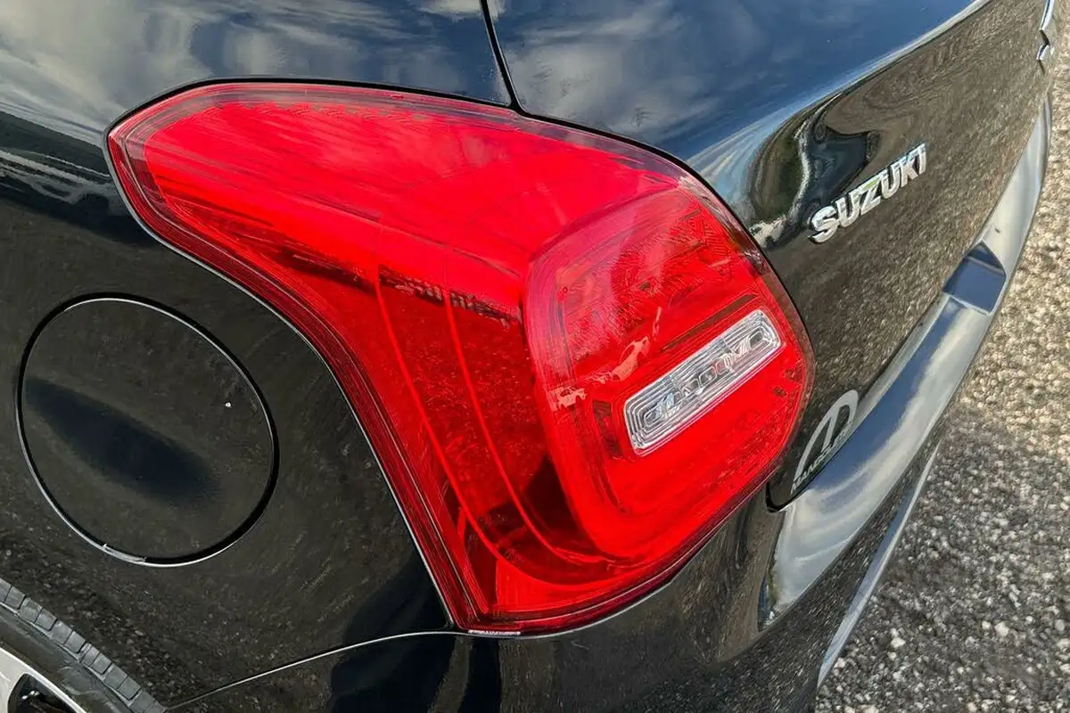 2021-suzuki-swift-12-dualjet-sz5-big-30